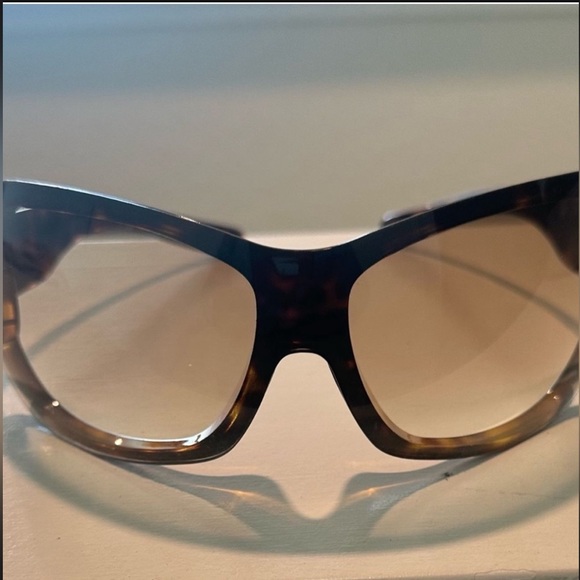 Authentic Pre Loved Dior SpeedSet Sunglasses - Picture 3 of 6